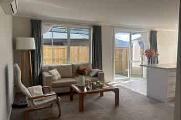8A Gillam Crescent, Springfield