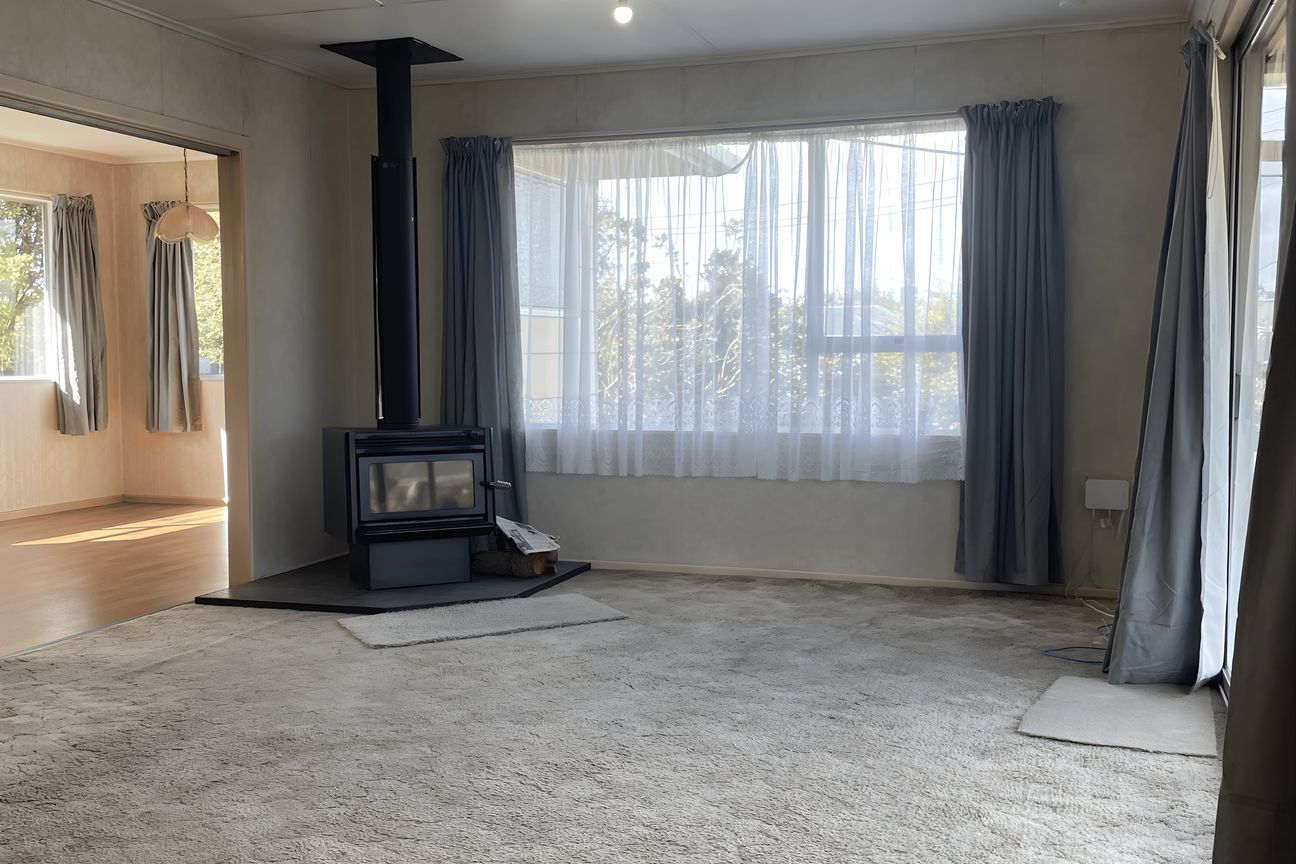 Comfortable 3-Bedroom Home with Character and Space - Mehr
