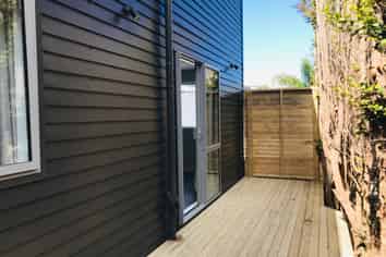 8B Paris Place, Birkenhead