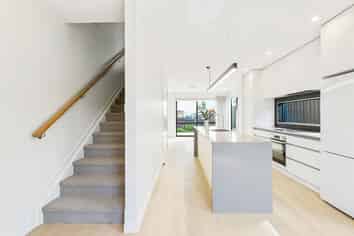 11A Range View Road, Mount Albert