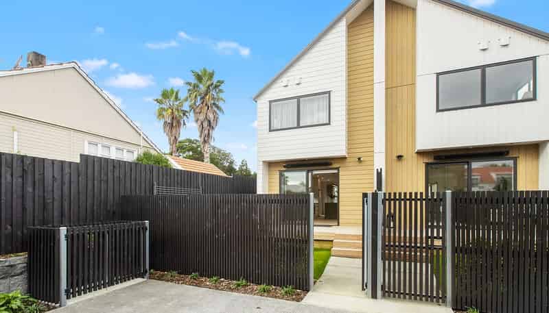 11A Range View Road, Mount Albert