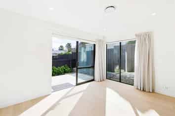 11A Range View Road, Mount Albert