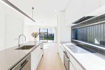 11A Range View Road, Mount Albert