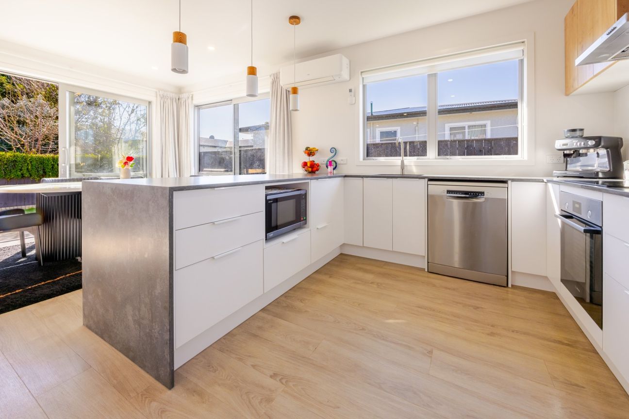Modern, Private and Low Maintenance Living - Mehr
