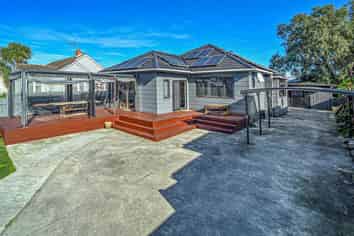 705 Massey Street, Akina