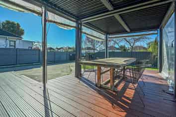 705 Massey Street, Akina