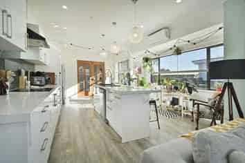 705 Massey Street, Akina