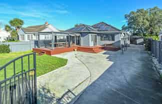 705 Massey Street, Akina