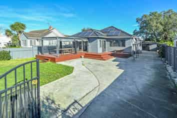 705 Massey Street, Akina