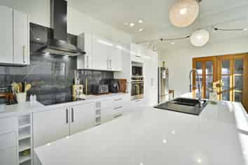 705 Massey Street, Akina