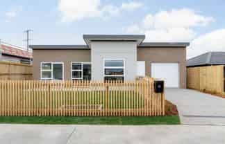 69 Waruhia Crescent, Rototuna North