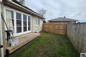 16 Clarkson Crescent, Otara