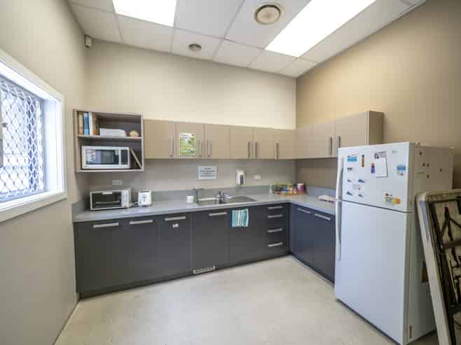 Prime Queen St premises - retail or office