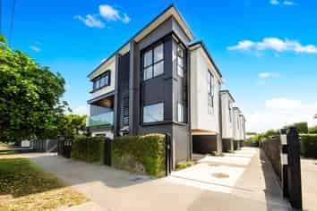 17A Kiwi Road, Point Chevalier
