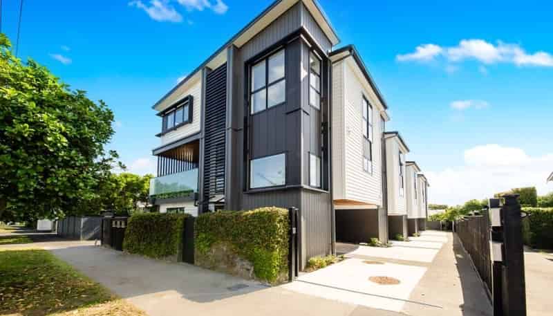 17A Kiwi Road, Point Chevalier