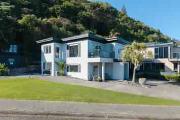 85 Moana Road, Plimmerton