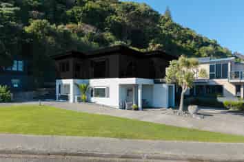 85 Moana Road, Plimmerton