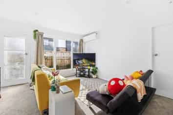 4/43 Cameron road, Hamilton East