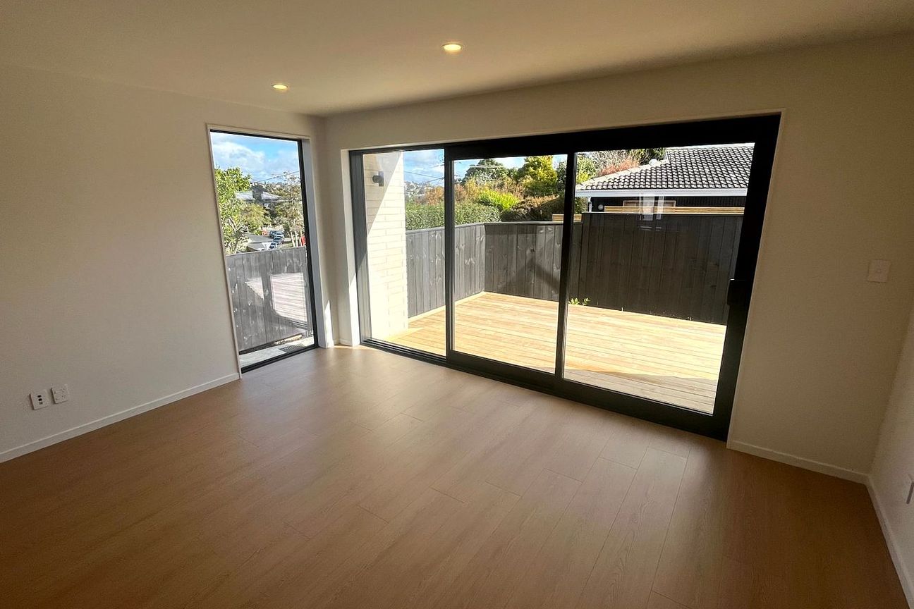 Quality new home, Westlake zoned, 2 car parking - Fler