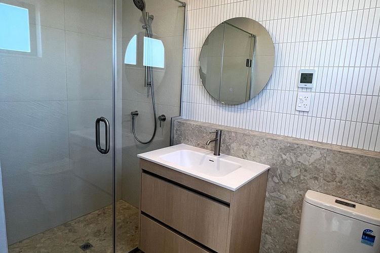 Quality new home, Westlake zoned, 2 car parking - Bild 4