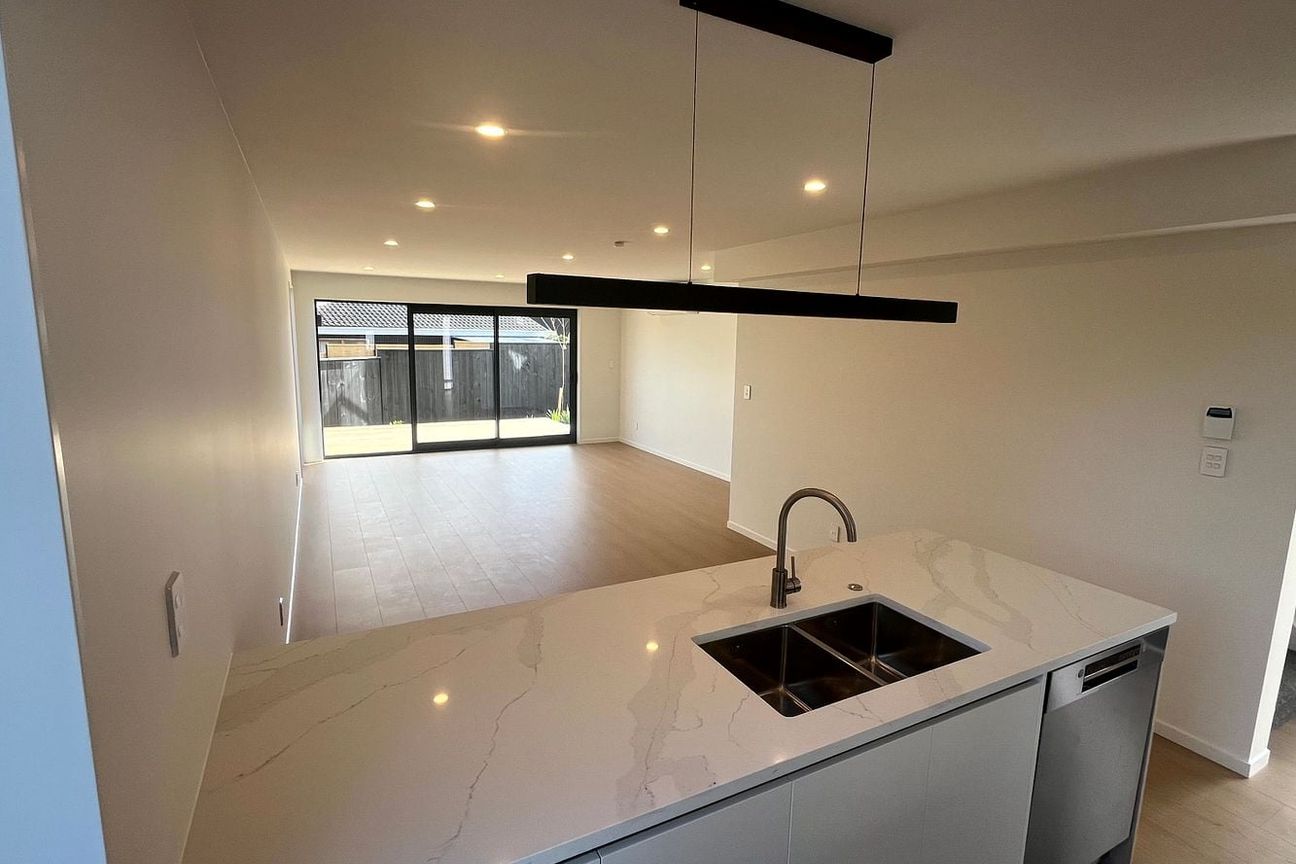 Quality new home, Westlake zoned, 2 car parking - Widok 6