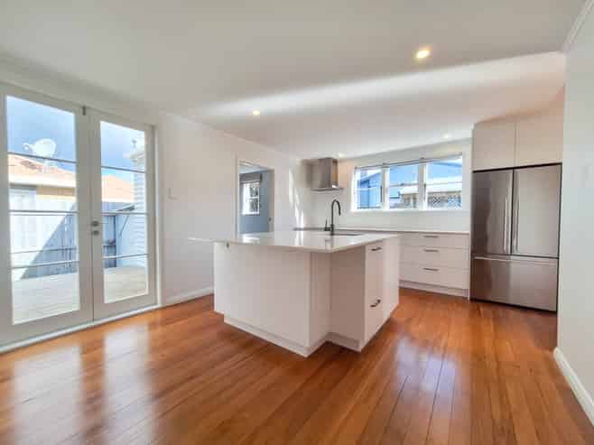 24 Hazel Ave, Mount Roskill