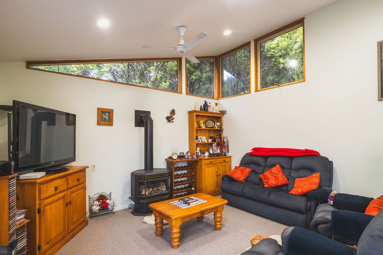 Superb, sheltered location, bush & harbour view. - Vista 2