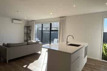 1/23 Hills Road, Edgeware