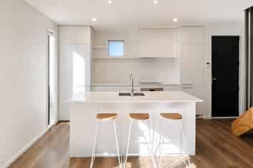 1/23 Hills Road, Edgeware