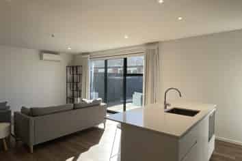 1/23 Hills Road, Edgeware