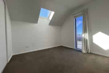 1/23 Hills Road, Edgeware