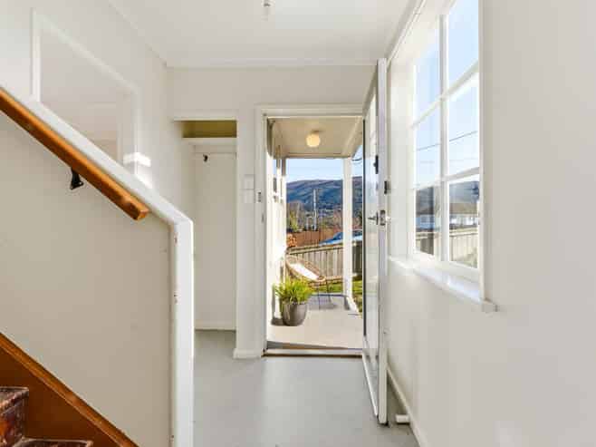 16 Allenby Avenue, Liberton