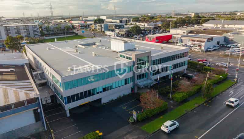 8 Gloucester Park Road, Onehunga