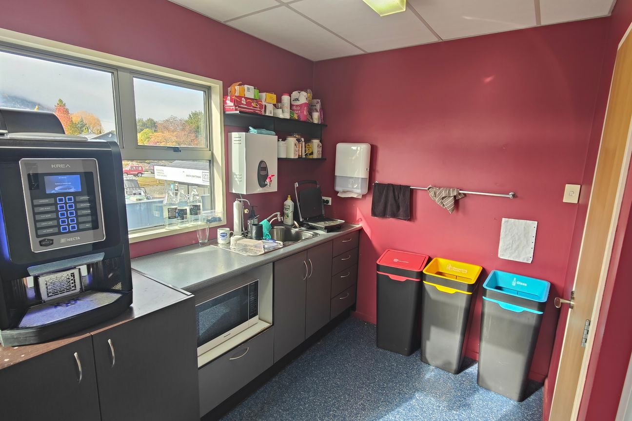 Functional Office Space for Lease – další