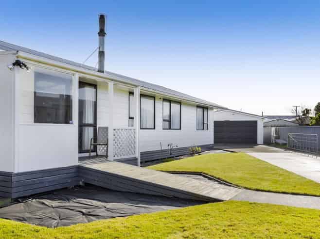 77 Patu-kukupa Street, Manaia