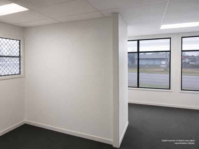 Modern Workshop & Office in High-Traffic Location