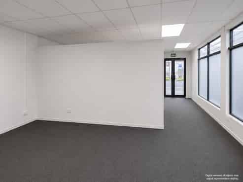 Modern workshop & office in high-traffic location