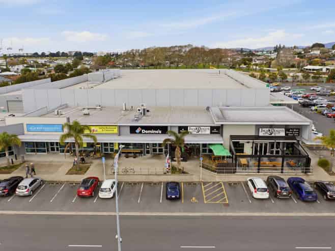 Woolworths Bureta Park - Long Secure Lease