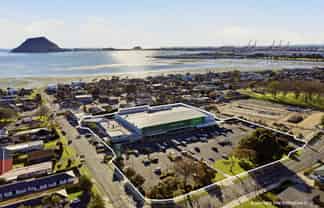 Woolworths Bureta Park - Long Secure Lease