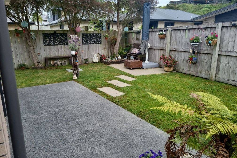 Sought-after Huntington. Lovely home. - Widok 2