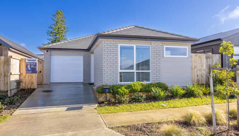 13 Waruhia Crescent, Rototuna North