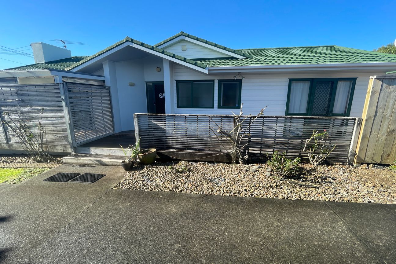 Private & Peaceful Living in the Heart of Ellerslie - Widok 2