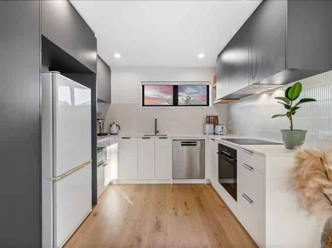 3/111 Hobsonville Road, West Harbour
