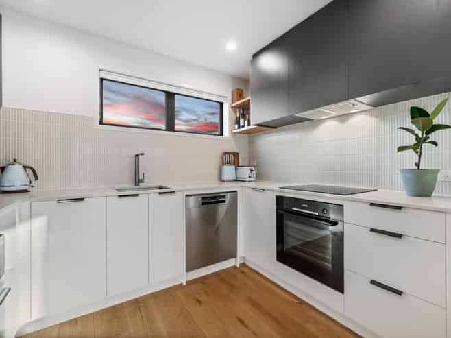 3/111 Hobsonville Road, West Harbour