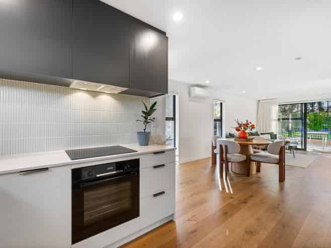 3/111 Hobsonville Road, West Harbour