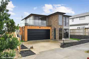8 Whareono Road, Glenbrook