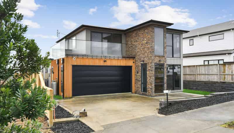 8 Whareono Road, Glenbrook