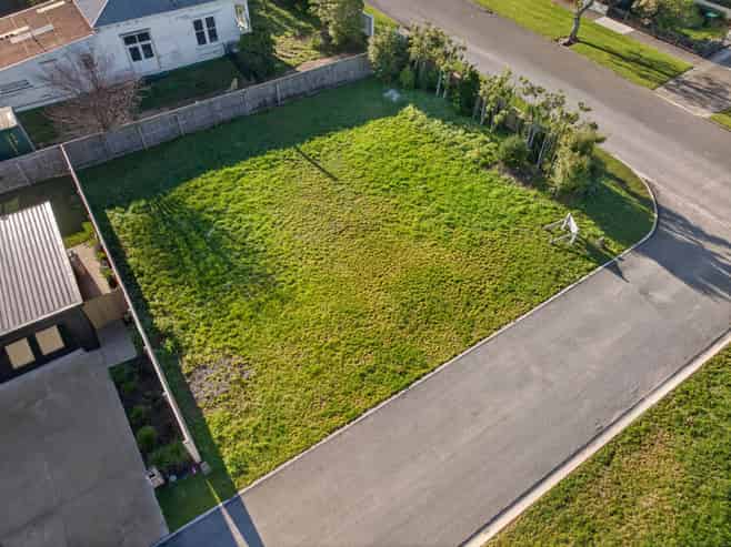 2 and 2A Macrocarpa Lane, Carterton