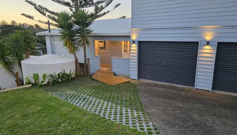 2A Holiday Road, Stanmore Bay