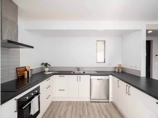 2/4 Puaha Street, Takapuwahia